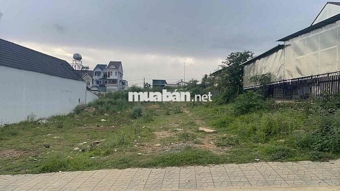 🔥600 m2 SRXD ngang 10,6m, MT đường nhựa 10m trung tâm TT Lạc Dương
