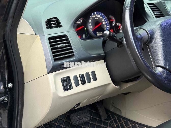 Mitsubishi Grandis 2008 2.4 AT màu đen xe zin đẹp