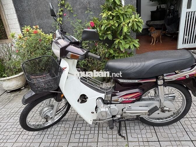 Xe máy Honda Super Dream 2000 đã sử dụng