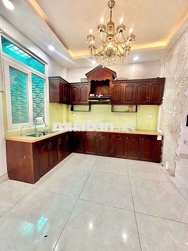NHÀ BIỆT THỰ 10P, 11WC - LÀM CHDV - SẴN NỘI THẤT - SẠCH SẼ