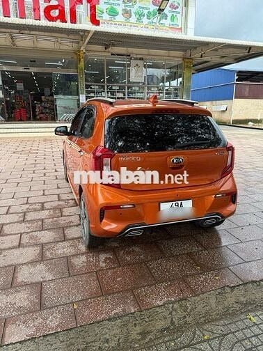 Kia Morning GT Line 2021 màu cam số tự động