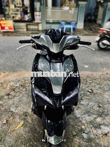 Bán Xe Air Blade Fi 2018. Còn mới cứng ,