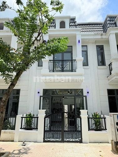 BÁN NHÀ MẶT TIỀN KINH ĐƯỜNG DX 092 HIỆP AN TẶNG FULL NỘI THẤT CAO CẤP