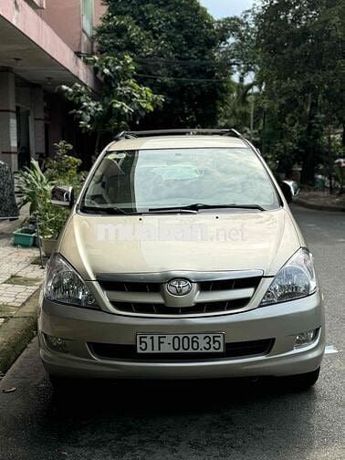 Toyota Innova 2006 G - 11111 km