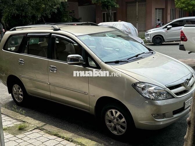 Toyota Innova 2006 G - 11111 km