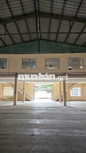 cho thuê kho xưởng dt 2400m, ngay nguyễn văn quá,pccc,đường xe tải 10T