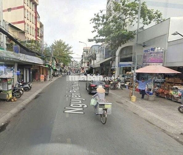 NGUYÊN CĂN MẶT TIỀN TRỐNG SUỐT NGANG 12 mét