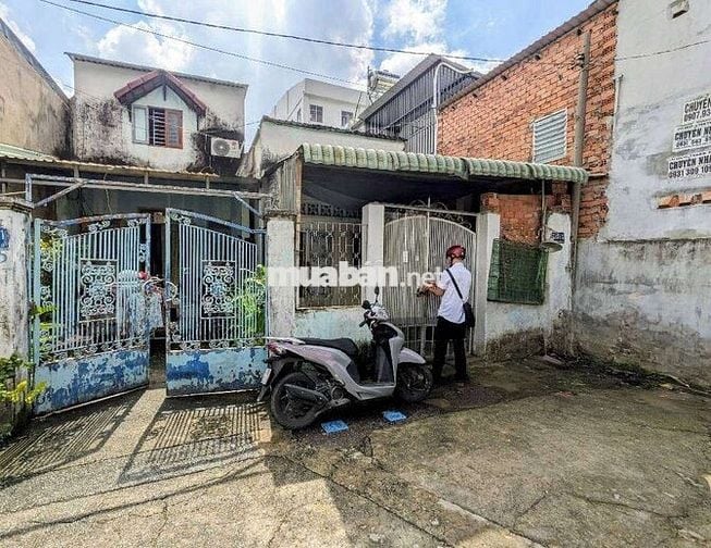 BÁN NHÀ Q12 - XE TẢI ĐẬU CỬA - DT KHỦNG - GIÁ CỰC TỐT