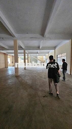 cho thuê kho xưởng dt 2400m, ngay nguyễn văn quá,pccc,đường xe tải 10T