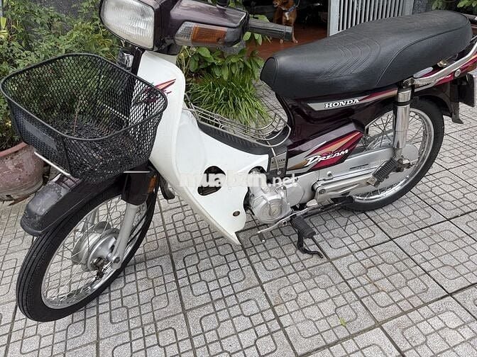 Xe máy Honda Super Dream 2000 đã sử dụng