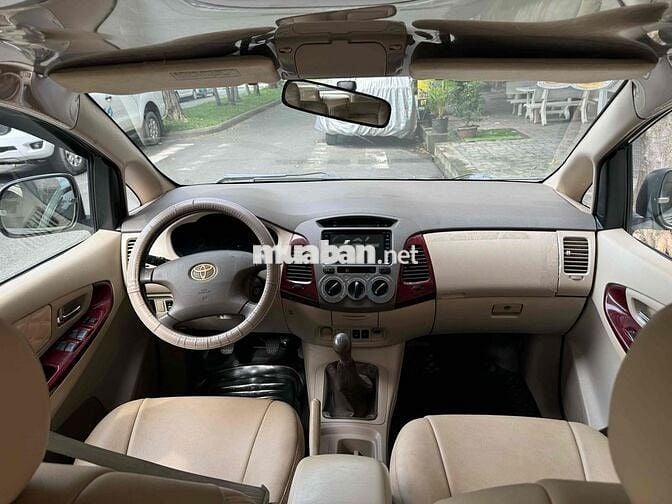 Toyota Innova 2006 G - 11111 km