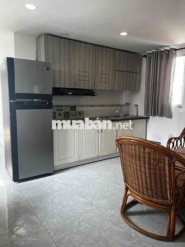 Cho thuê gắp siêu phẩm 2 phòng ngủ trung tâm quận 3 view lầu cao với d