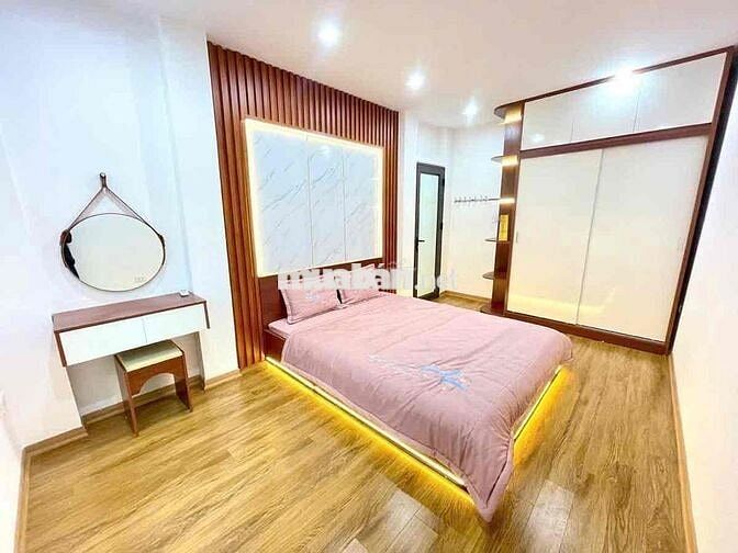 Bán nhà 4,8 tỷ sổ đỏ 100 m2 sử dụng phố Khương Trung - Thanh Xuân - Nh