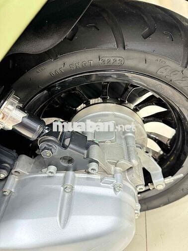 Vespa 125 siêu lướt vài ngàn km đẹp như bức tranh