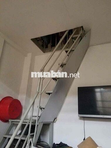 cho thuê -4x20 -dứoi -2p trên -1lầu suốt -2wc diện chính nước sach ập5
