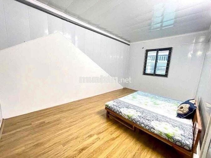 Bán nhà 4,8 tỷ sổ đỏ 100 m2 sử dụng phố Khương Trung - Thanh Xuân - Nh