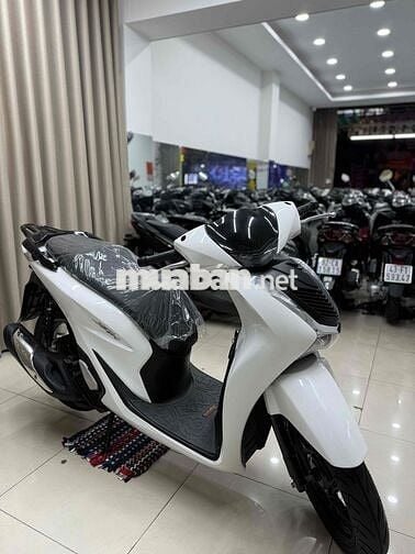 SH 125 abs cuối 2022 giá cực êm