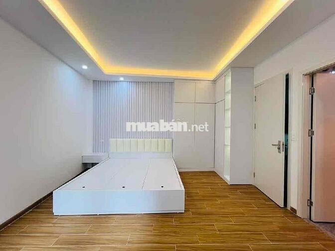 Bùi Xương Trạch - 32m2 , 5 tầng , MT 6m , ngõ thông , 8,3tỷ