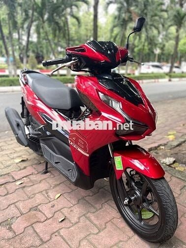 Xe máy Honda Air Blade 125 màu đỏ 2023