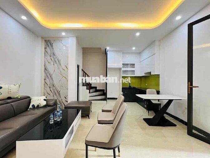 Bùi Xương Trạch - 32m2 , 5 tầng , MT 6m , ngõ thông , 8,3tỷ