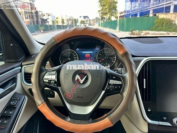 VinFast Lux SA 2.0 Premium 2.0 AT 2020 - 595 Triệu