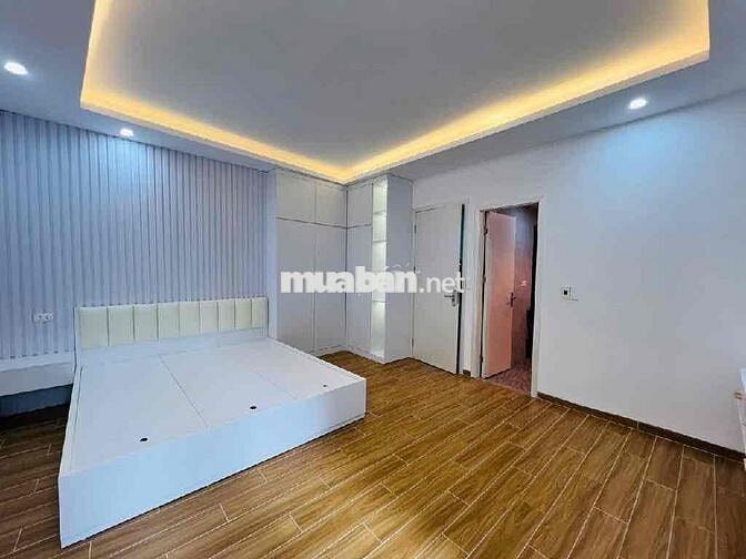 Bùi Xương Trạch - 32m2 , 5 tầng , MT 6m , ngõ thông , 8,3tỷ
