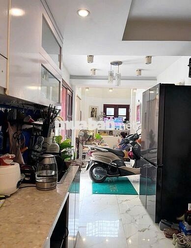 Cho thuê nhà 4pn Full nội thất Huỳnh Văn Bánh 4 làu giá 18 triệu