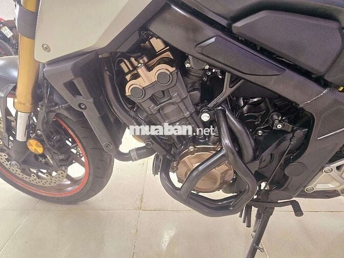 Honda cb650r date 2021 đập thùng mới 2022