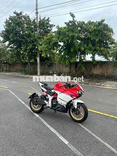 Gpx demon lướt 9.000km siêu đẹp