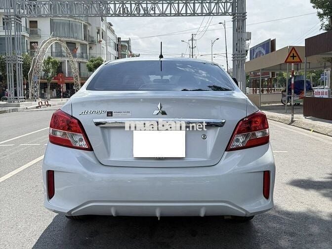 Mitsubishi Attrage 2021 số sàn màu trắng