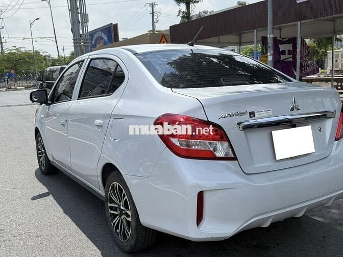 Mitsubishi Attrage 2021 số sàn màu trắng