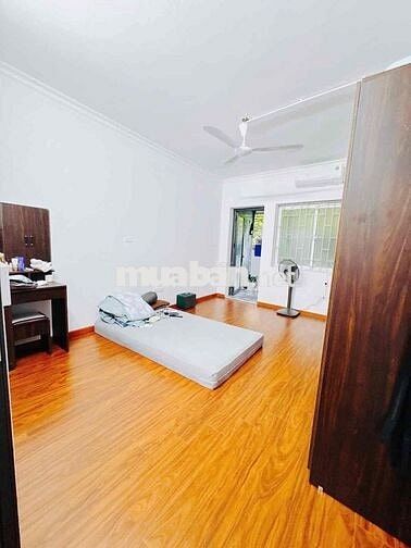 Tập thể tầng 2 Nguyễn Công Trứ. Hai bà Trưng. Giá 3.9 tỷ