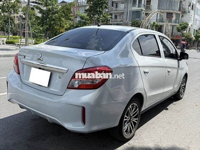 Mitsubishi Attrage 2021 số sàn màu trắng