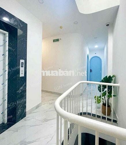 Cho Thuê Penhouse Cao Cấp , Ngay Sân Bay Tân Sơn Nhất , Công Viên HVT