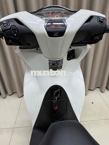 SH 125 abs cuối 2022 giá cực êm