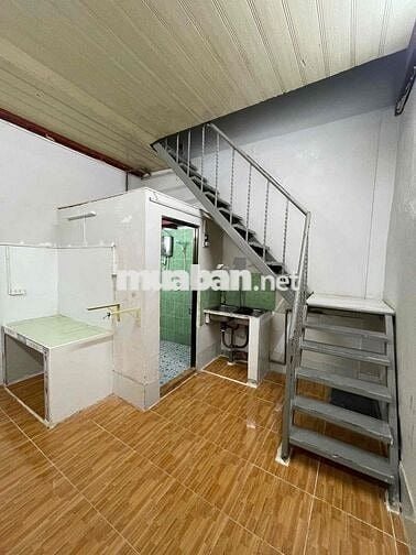 Nhà nguyên căn hxh Nguyễn Văn Lượng (Dt: 4x8m gác)  6tr