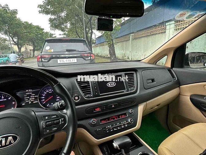 Kia Carnival 2021 2.2D Premium 8 chỗ - 73000 km