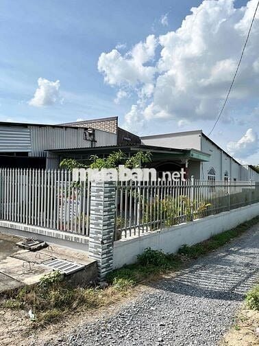 BÁN ĐẤT TẶNG NHÀ CẤP 4 , LÔ GÓC 2 MT