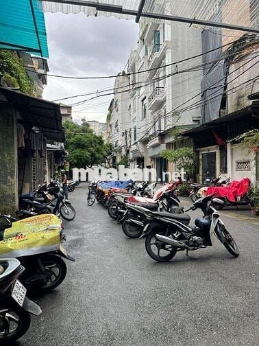 Nhỉnh 2 tỷ! TT phố Lò Đúc, tầng 2, 45m, 2N1W, nhà đẹp, thoáng, ở ngay