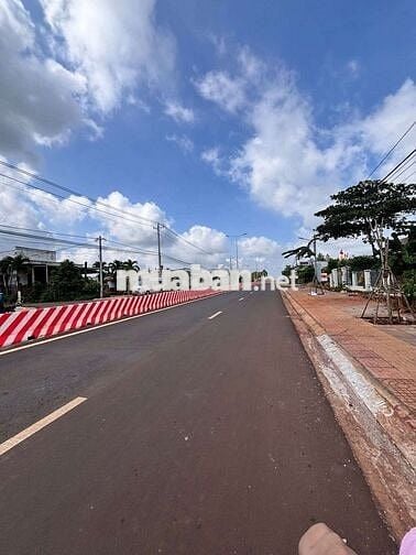 20x50 m mặt tiền đường nhựa sổ riêng, 450 tr