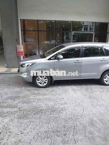 Toyota Innova 2016 2.0E - 450000 km