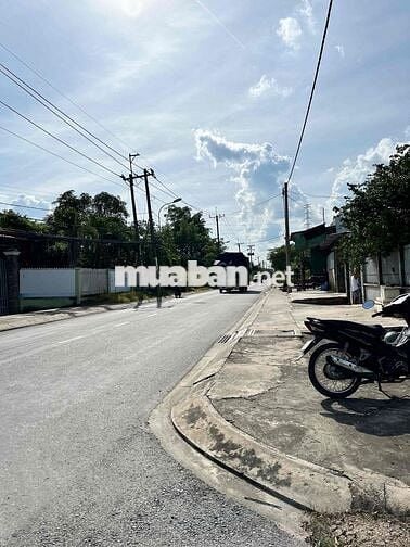 BÁN ĐẤT TẶNG NHÀ CẤP 4 , LÔ GÓC 2 MT