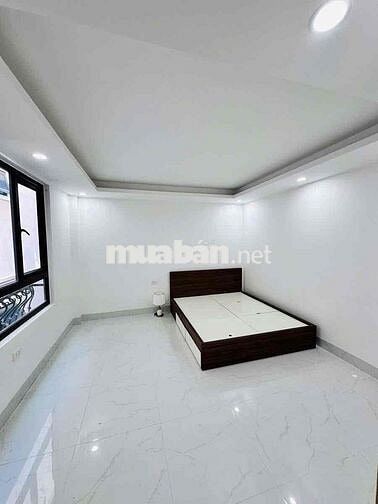 BÁN NHÀ CẦU GIẤY VỊ TRÍ ĐẸP NGÕ THÔNG BA GÁC 100M RA PHỐ FULL NỘI THẤT
