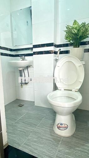 Chính chủ cho thuê phòng ban công tại phố Nhân Hòa, đủ đồ, ngõ rộng