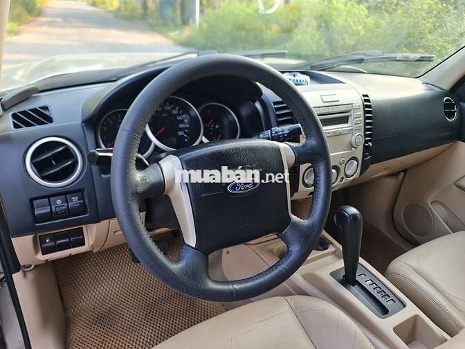 Ford Everest 2011 máy dầu số tự động