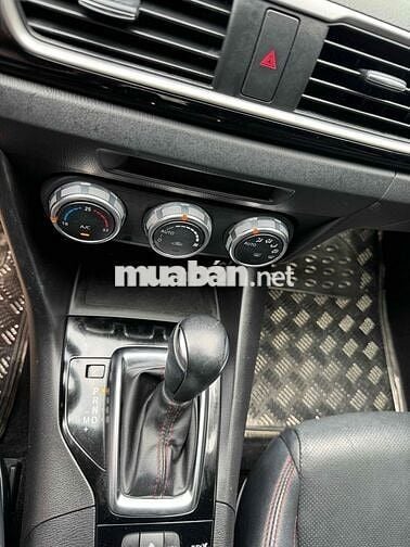 Mazda 3 2016 1.5 AT Hatchback - 30000 km 1 chủ