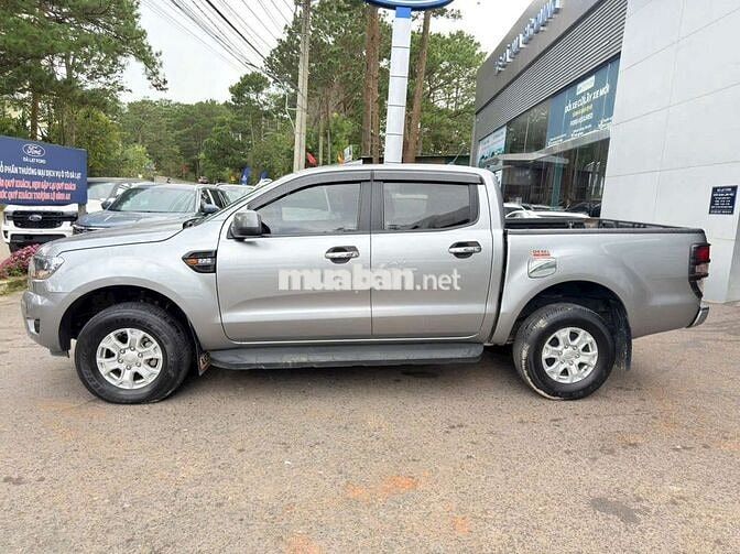 Ford Ranger XLS 4x2AT 2019 số tự động