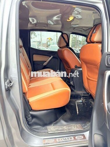 Ford Ranger XLS 4x2AT 2019 số tự động