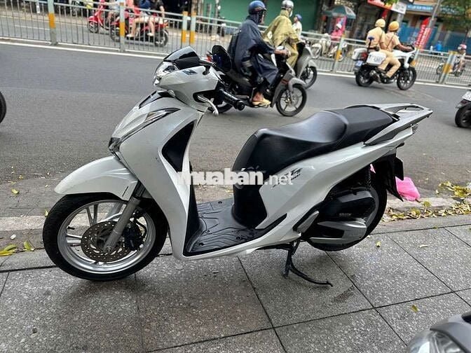 Honda SH 150 2018 mới 90% Bstp chính chủ