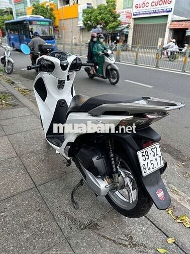 Honda SH 150 2018 mới 90% Bstp chính chủ